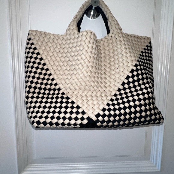 NAGHEDI St. Barths Medium Graphic Geo Tote Bag - Picture 3 of 10